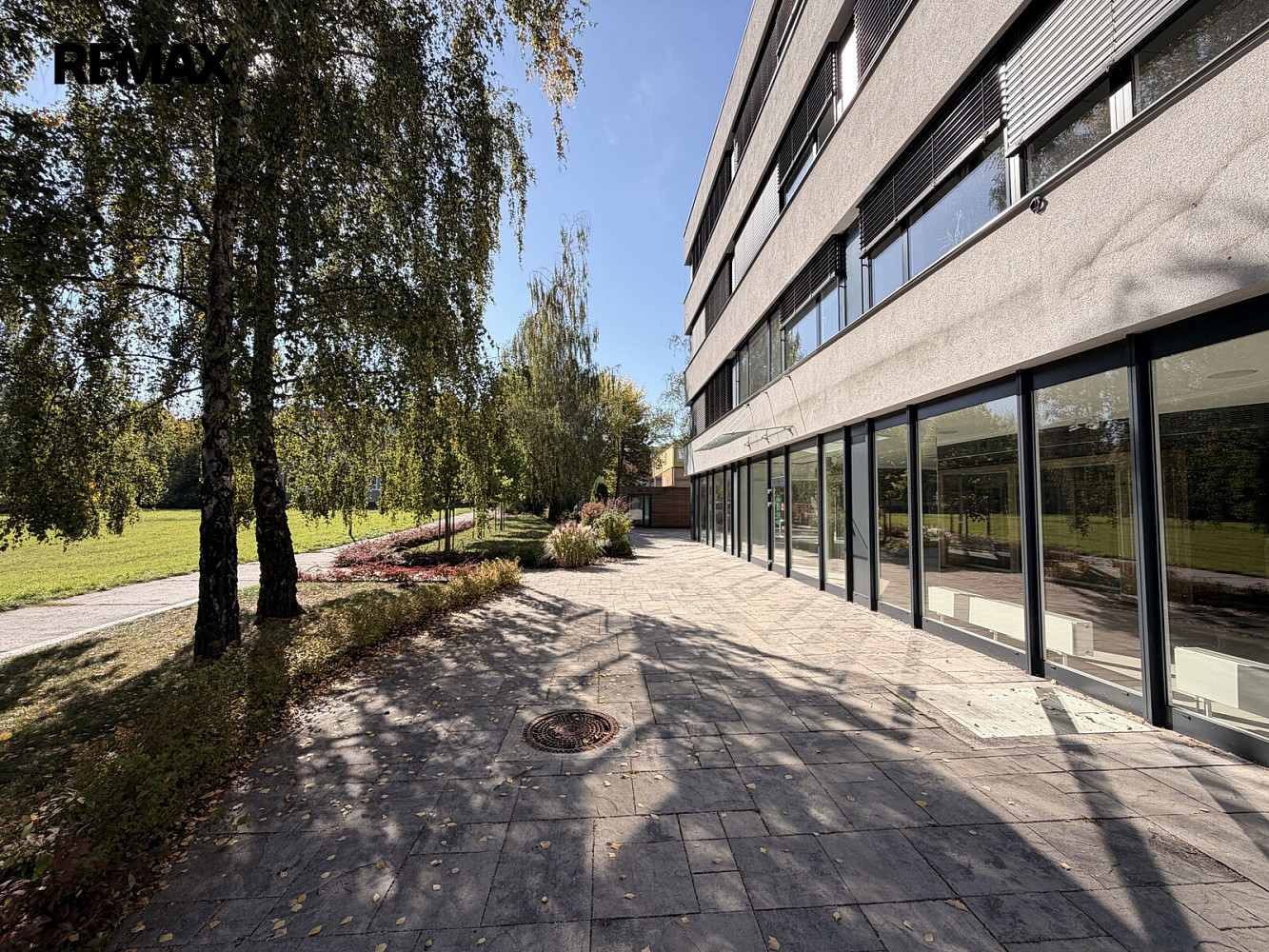 Pronájem obchodních prostor 470 m² – fotografie 2