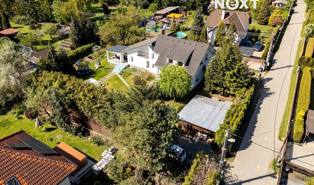 Prodej domu 230 m² s pozemkem 1 203 m², Zvole – náhled fotky 2