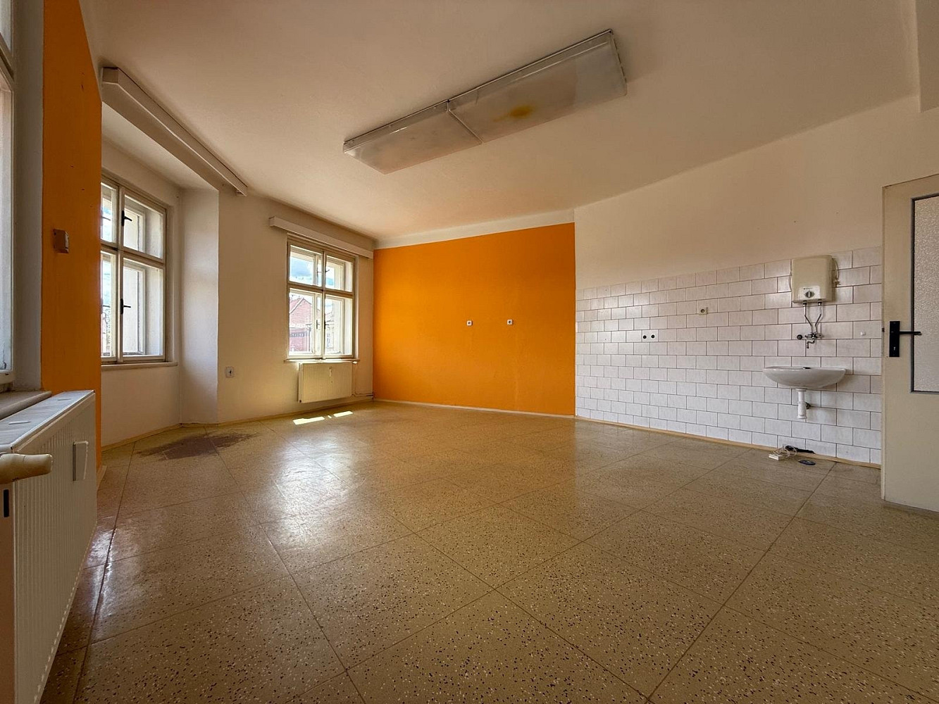 Pronájem obchodních prostor 44 m² – fotografie 3
