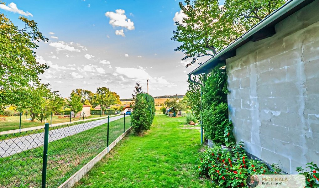 Prodej stavebního pozemku 1 000 m², Čisovice – náhled fotky 21