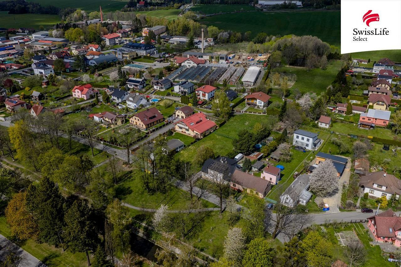 Prodej stavebního pozemku 1 180 m² – další