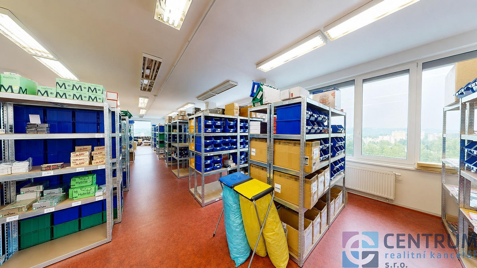Pronájem kanceláře 390 m² – pohled 2
