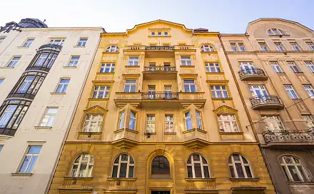 Prodej bytu 2+kk 55 m², Lesnická, Praha 5 - Smíchov