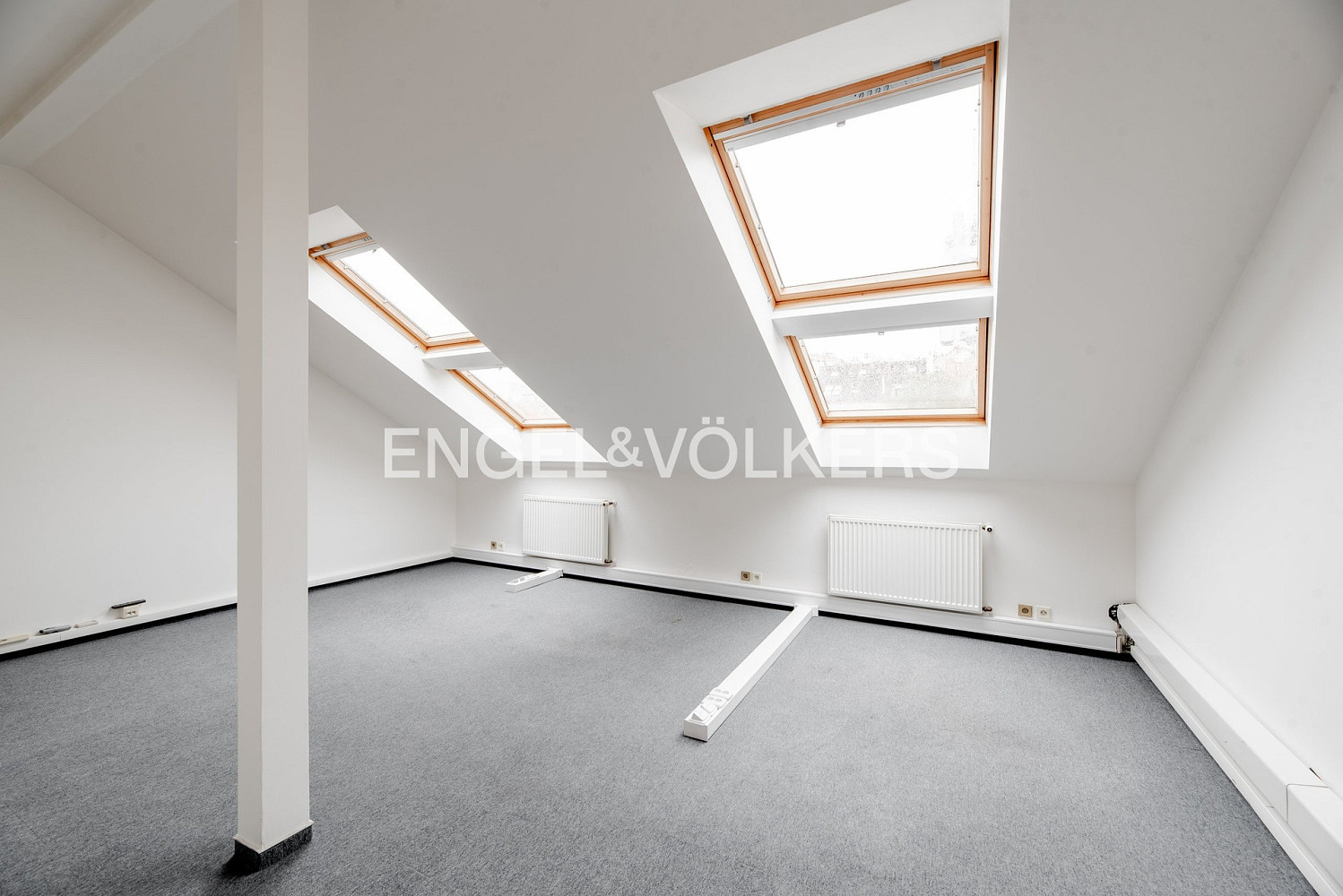 Pronájem kanceláře 132 m² – pohled 4