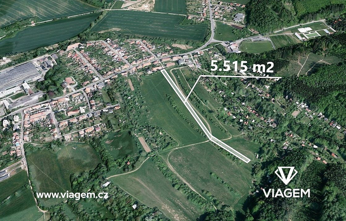 Prodej pole 1 378 m²