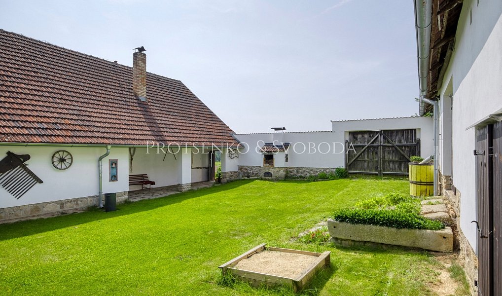 Prodej domu 275 m² s pozemkem 1 947 m², Horní Radouň – náhled fotky 19