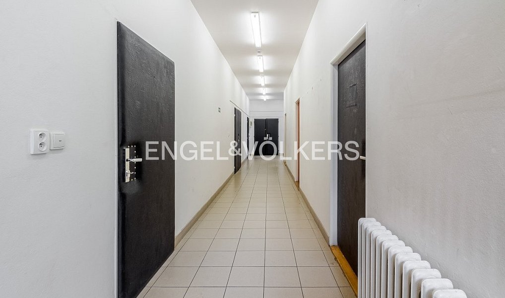 Pronájem kanceláře 226 m², Praha – náhled fotky 11