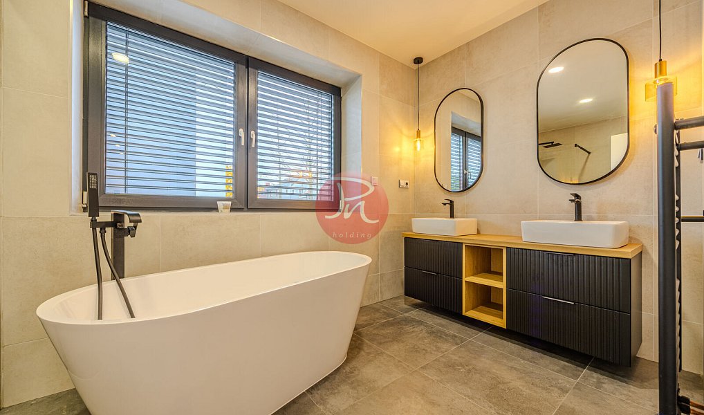 Pronájem domu 194 m² s pozemkem 1 000 m², Ostrava – náhled fotky 9