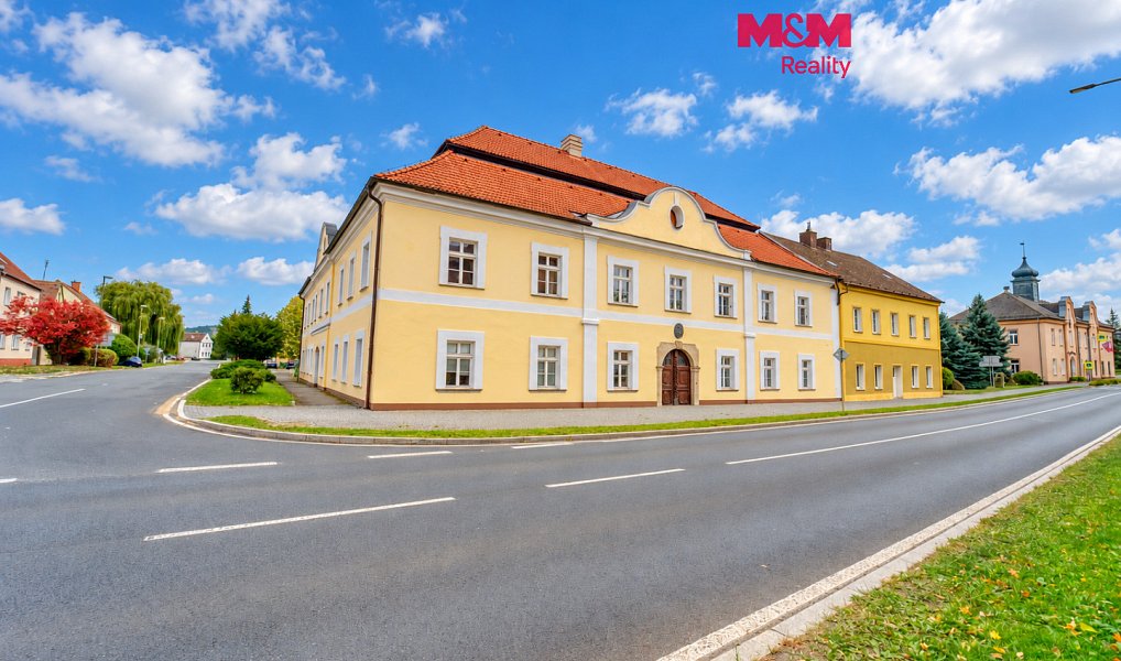 Prodej nájemního domu, činžáku 778 m², Chodová Planá – fotka 1 z 29