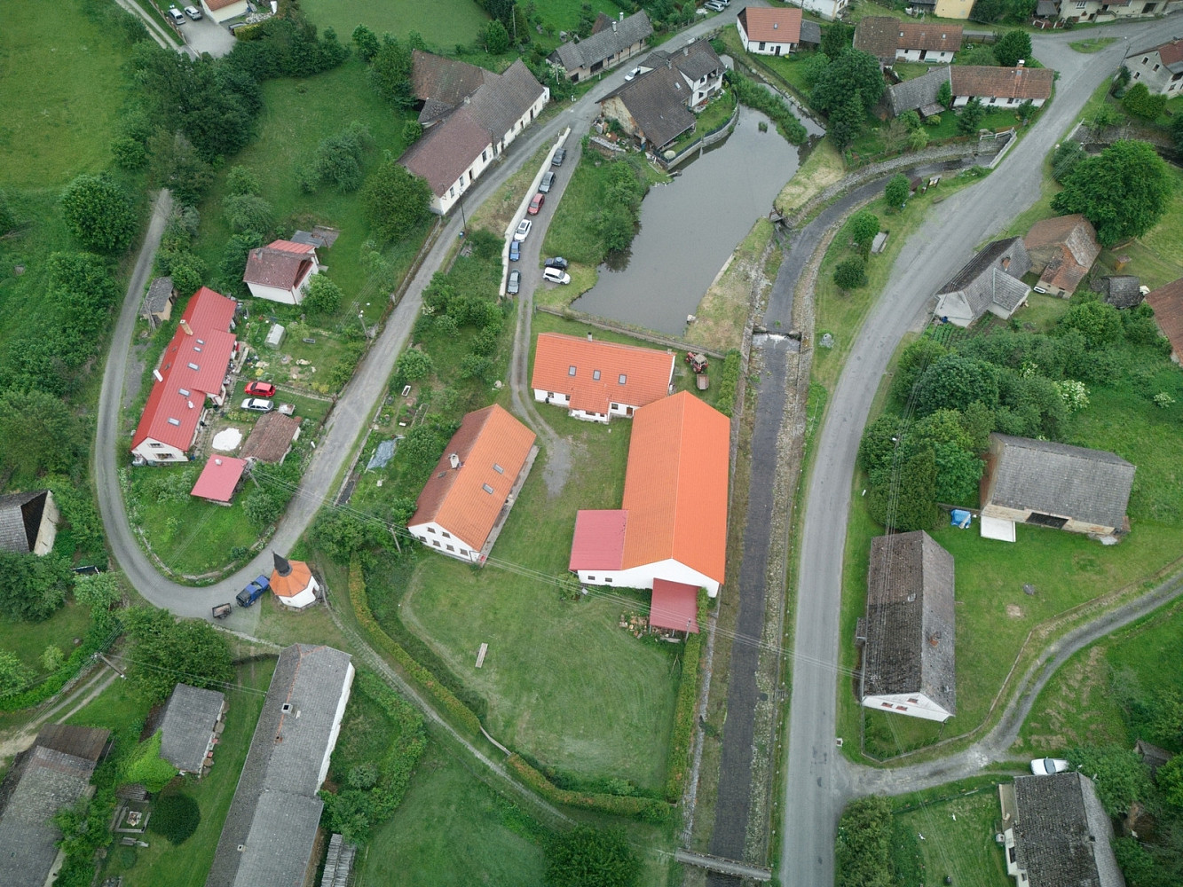 Prodej domu 450 m² s pozemkem 2 500 m²
