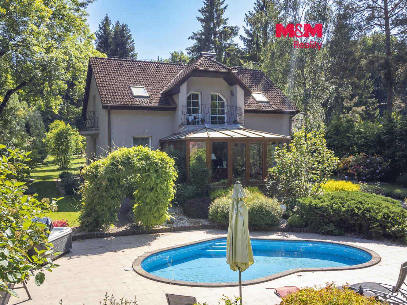 Prodej domu 226 m² s pozemkem 3 334 m²