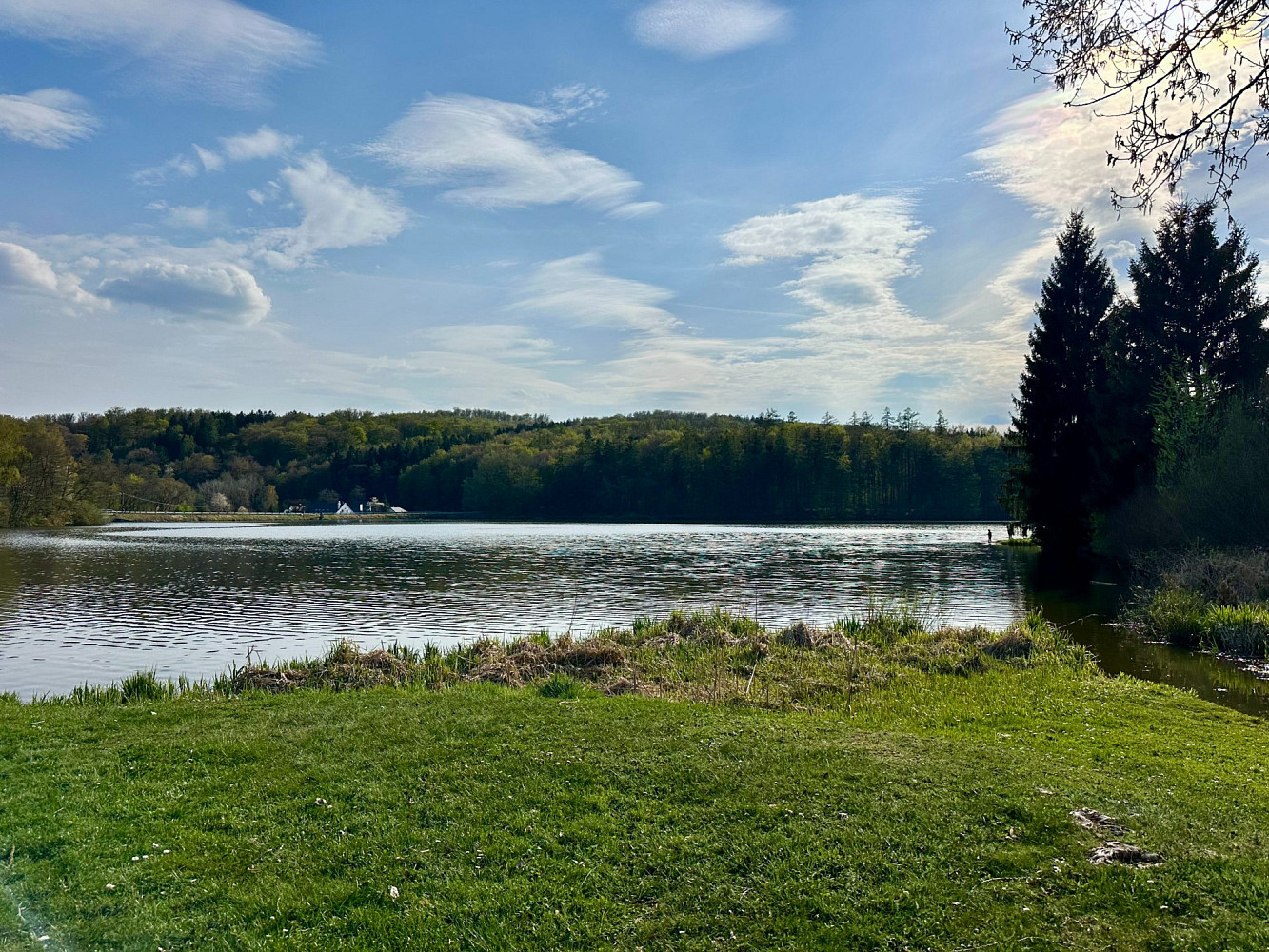 Prodej stavebního pozemku 1 761 m² – fotografie 2