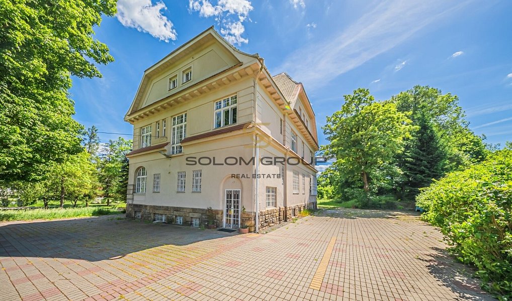 Prodej ubytovacího objektu 1 105 m², Hostinné – náhled fotky 2