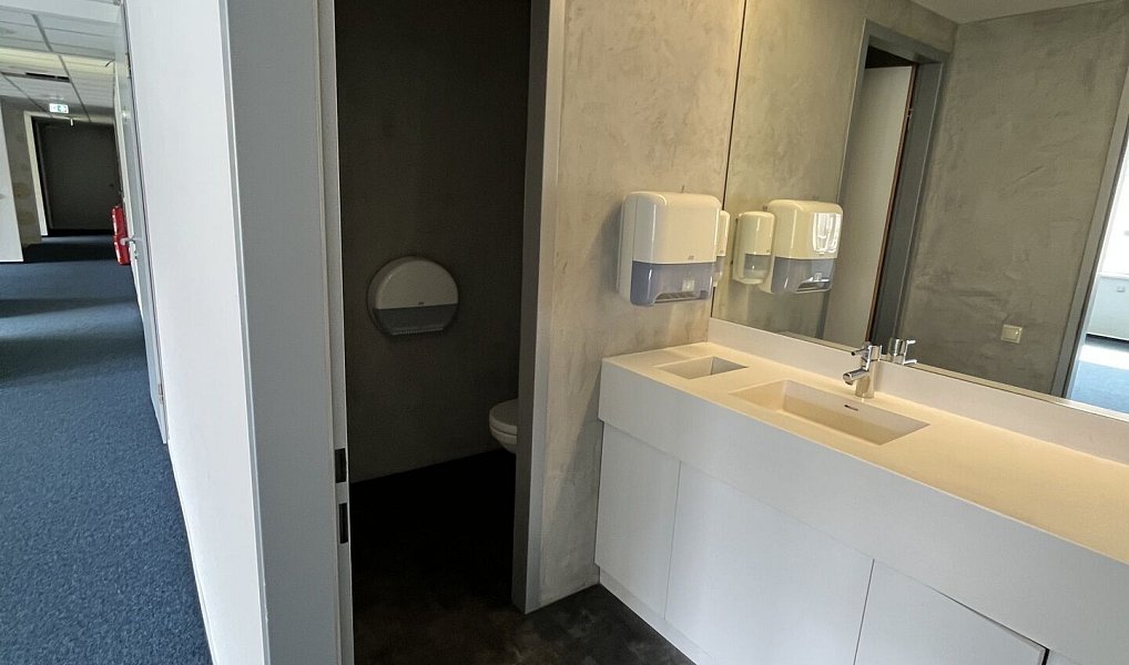 Pronájem kanceláře 360 m², Praha – náhled fotky 4