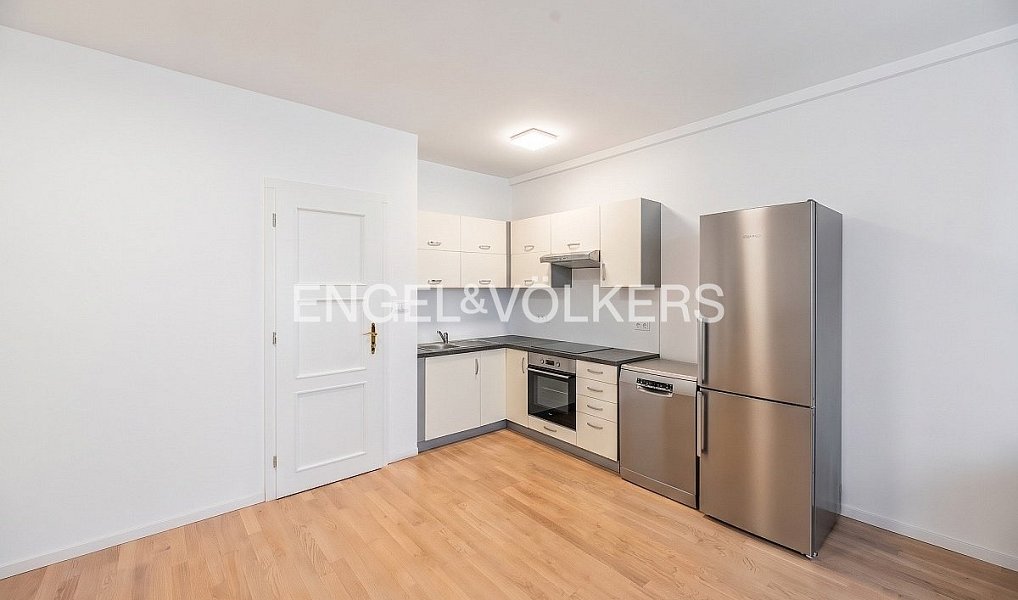 Pronájem bytu 2+kk 43 m², Praha – náhled fotky 2