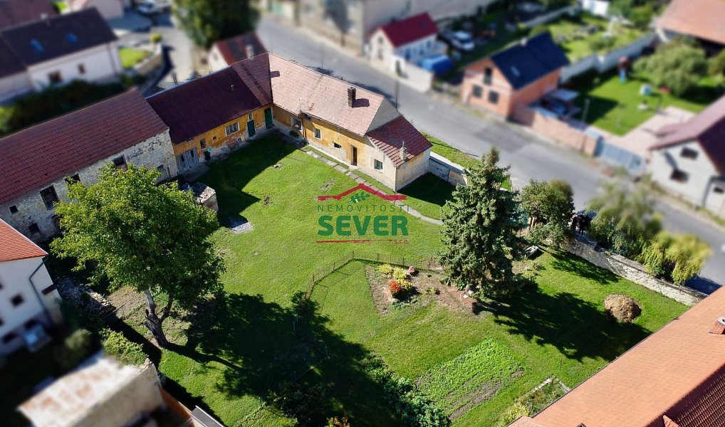 Prodej domu 241 m² s pozemkem 1 596 m², Křesín – náhled fotky 2