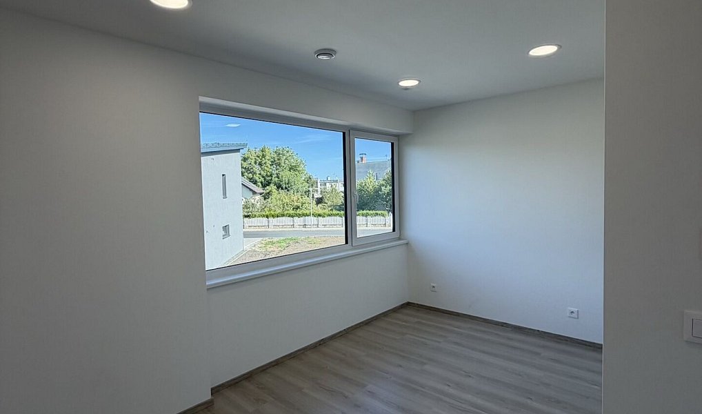 Pronájem bytu 1+kk 23 m², Mladá Boleslav – náhled fotky 2