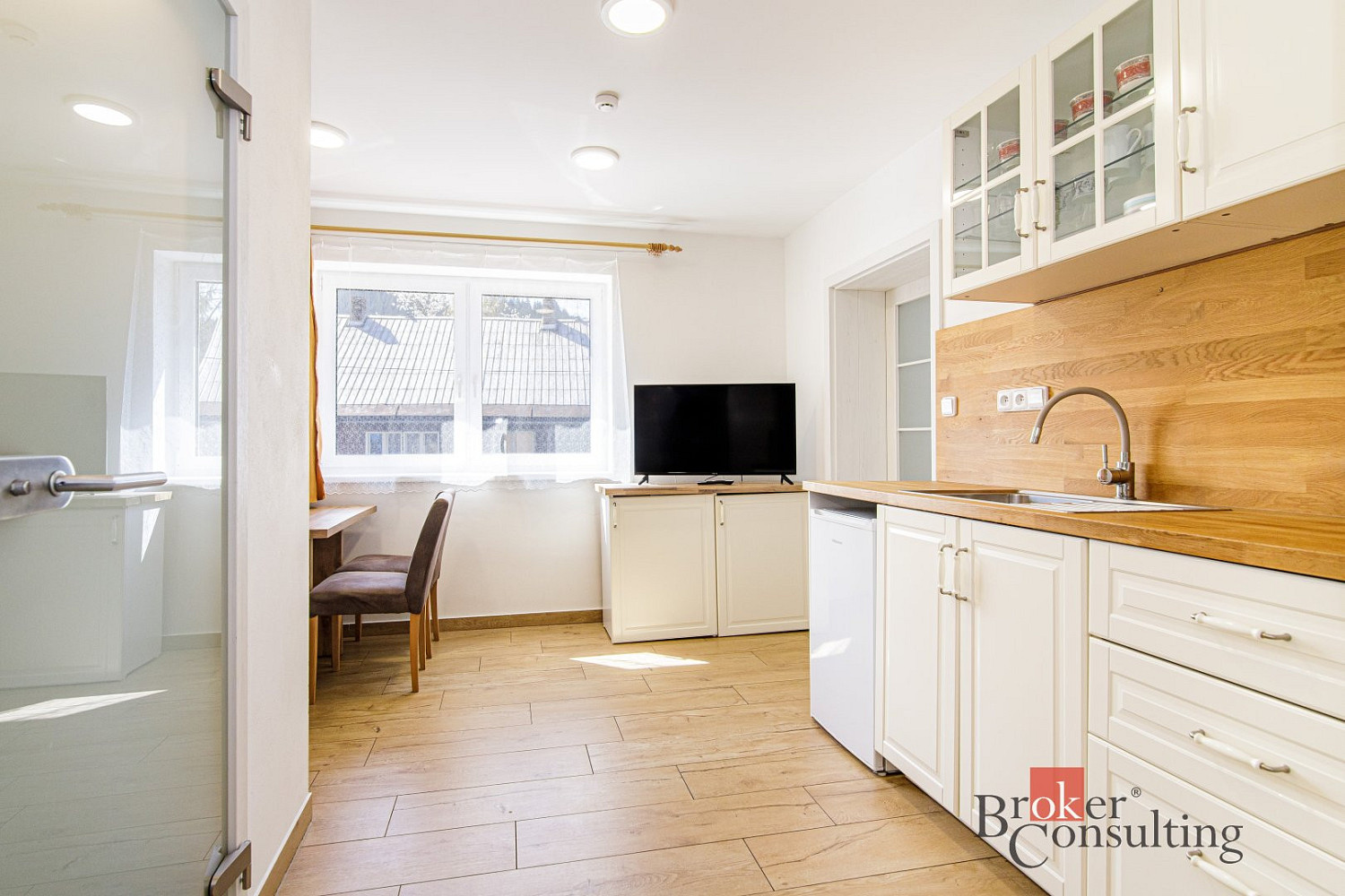 Prodej komerčního objektu (jiného typu) 250 m² – fotografie 3