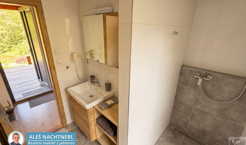 Prodej ubytovacího objektu 178 m², Libuň – náhled fotky 40