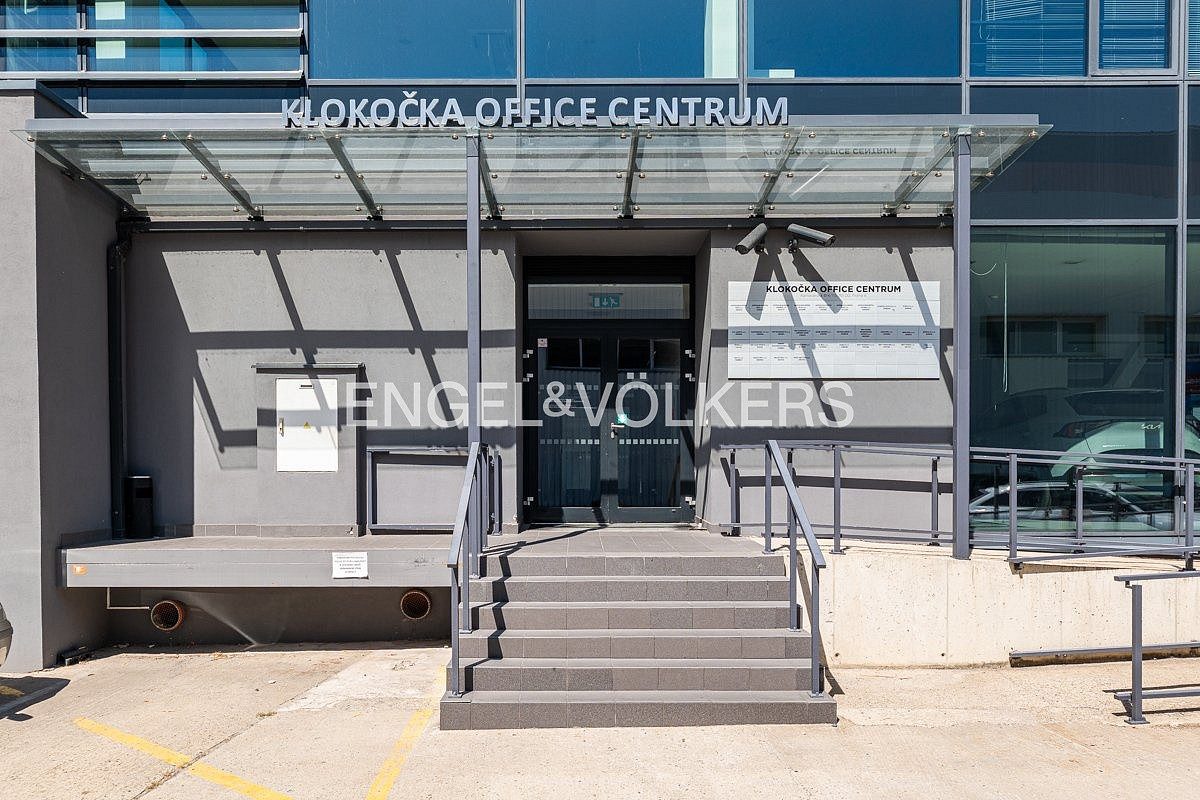 Pronájem kanceláře 406 m² – fotografie 2