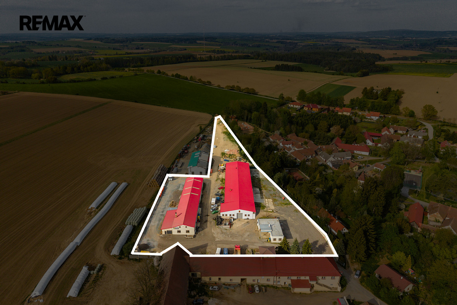 Prodej skladovacích prostor 2 100 m²