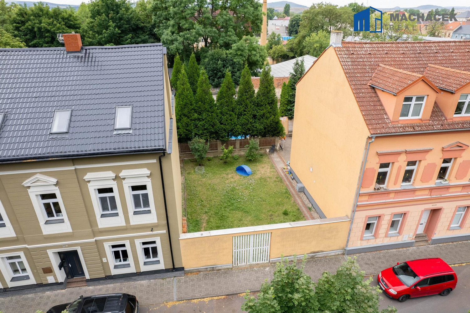 Prodej stavebního pozemku 179 m² – fotografie 2