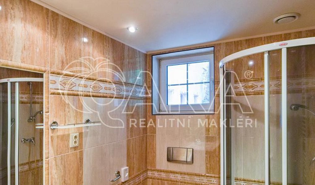 Prodej ubytovacího objektu 832 m², Hřensko – náhled fotky 37