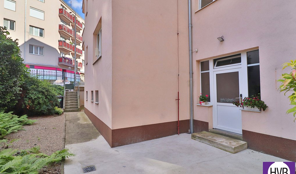 Pronájem bytu 2+kk 62 m², Praha – náhled fotky 9