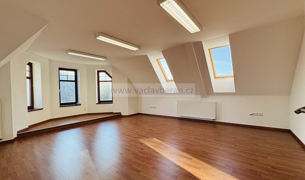 Prodej domu 650 m² s pozemkem 3 071 m², Česká Třebová – náhled fotky 12
