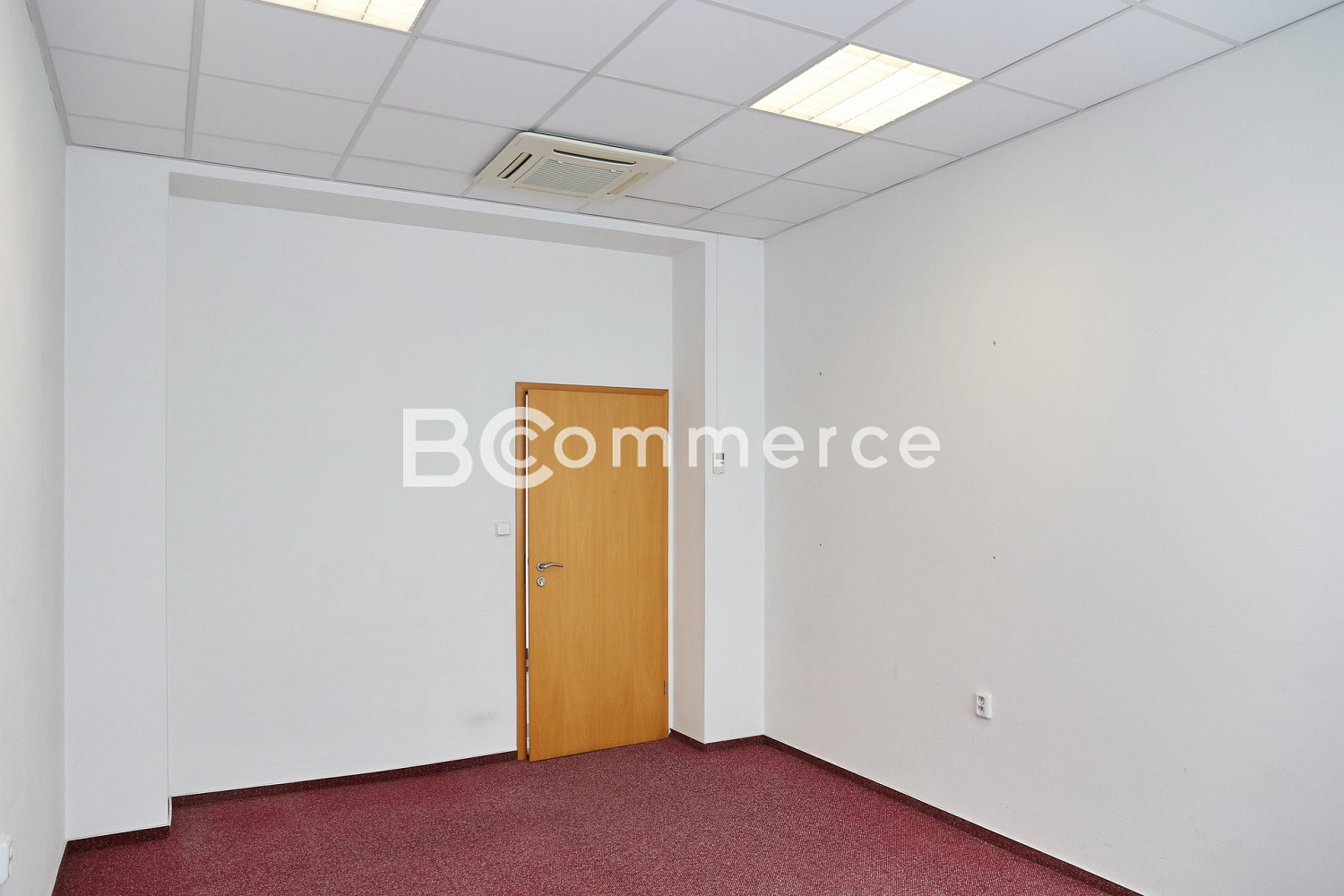 Pronájem kanceláře 18 m² – fotografie 2