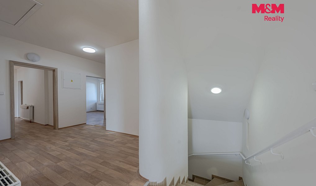 Pronájem domu 302 m² s pozemkem 421 m², Vrátno – náhled fotky 12