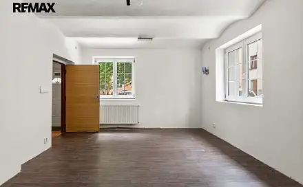Prodej kanceláře 198 m²