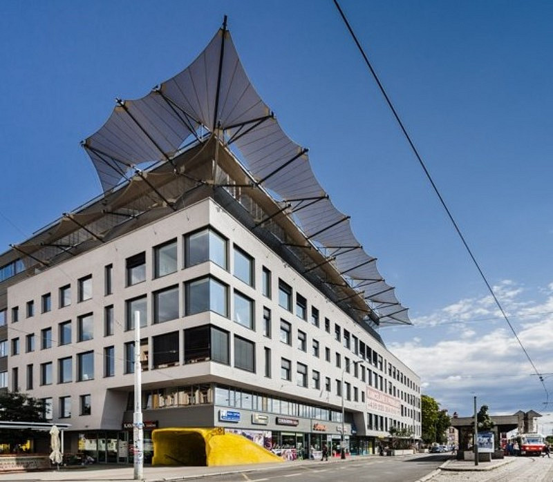 Pronájem kanceláře 539 m²