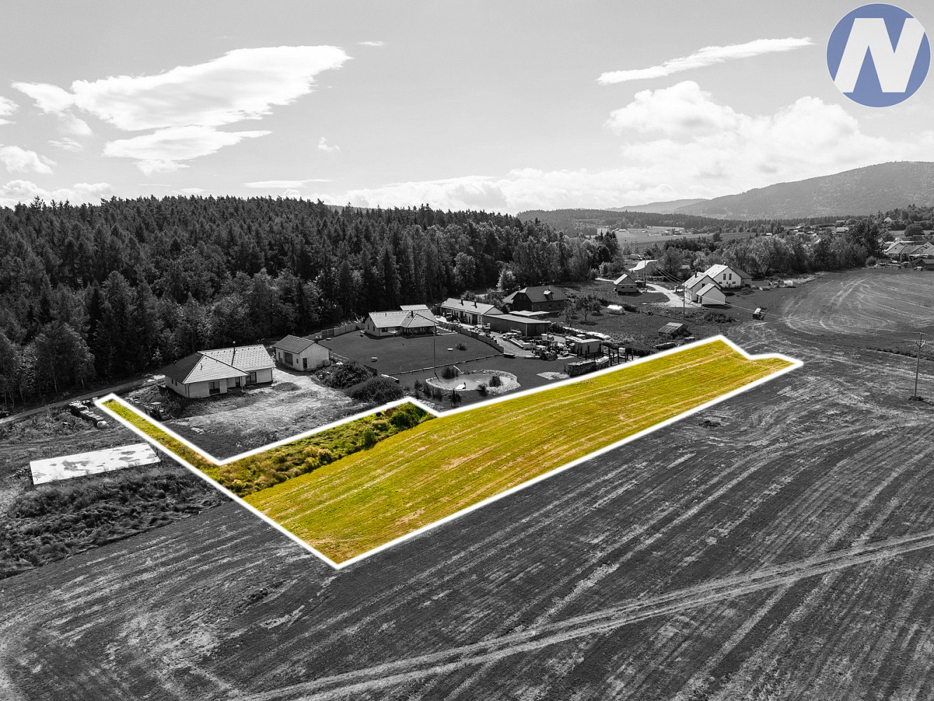 Prodej stavebního pozemku 2 943 m² – pohled 3