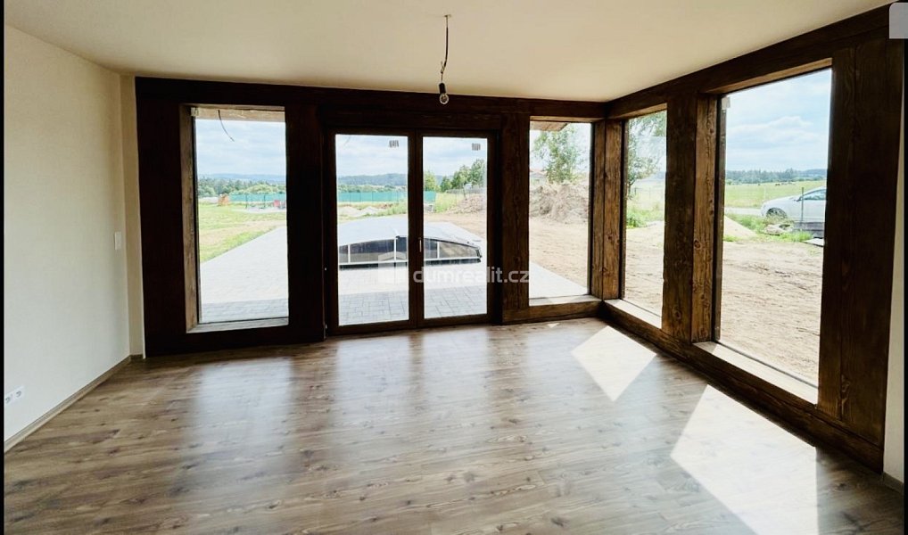 Prodej domu 120 m² s pozemkem 1 407 m², Zvěstov – náhled fotky 12
