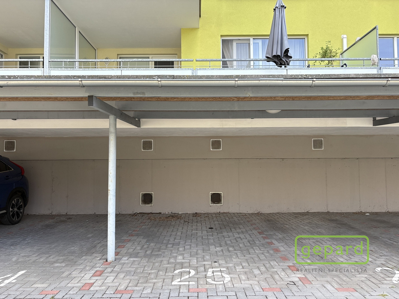 Prodej venkovního krytého parkovacího stání na jánského v olomouci — photo 4