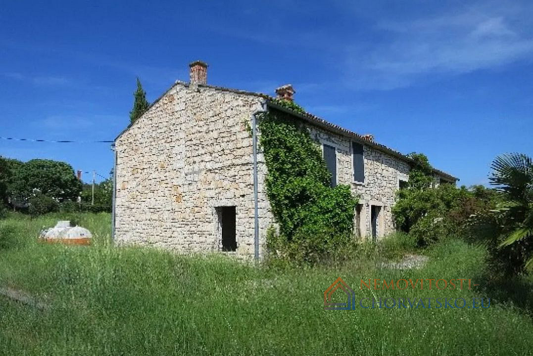 Telek, 136150 m²