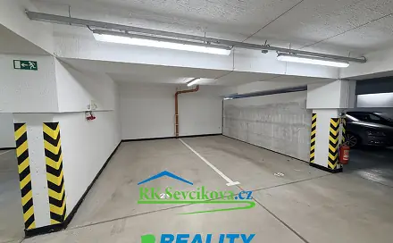 Pronájem garážového stání 13 m2, ulice Křepelčí, Brno-Žebětín, Křepelčí, Brno