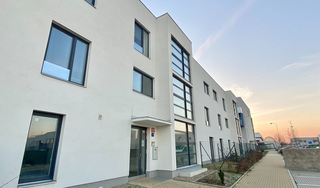 Pronájem bytu 2+kk 63 m², Praha – náhled fotky 3