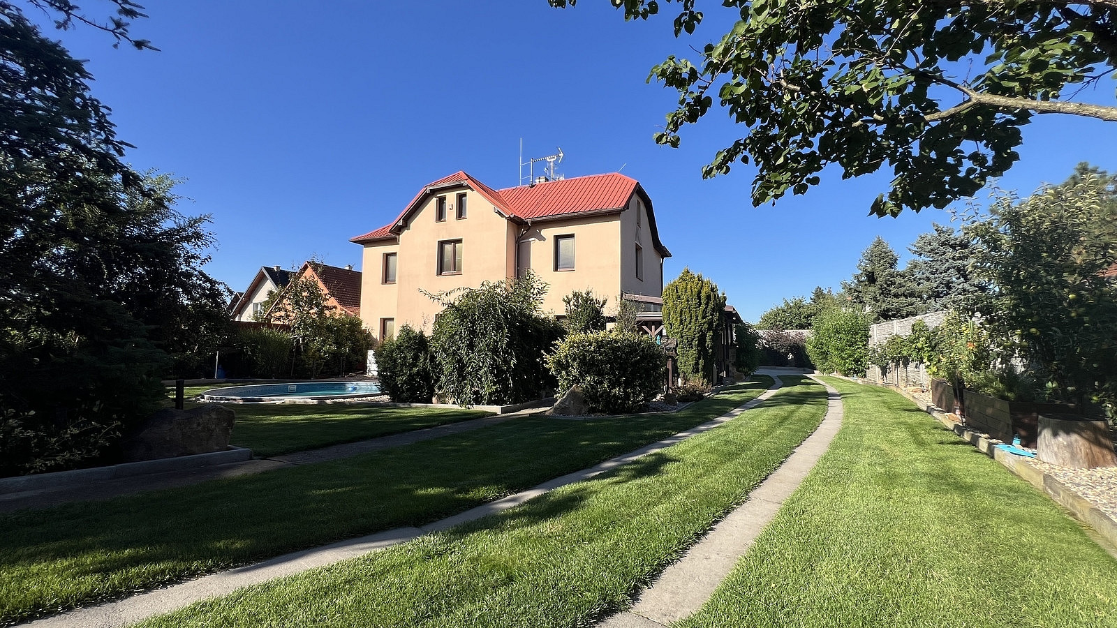 Prodej domu 169 m² s pozemkem 905 m²