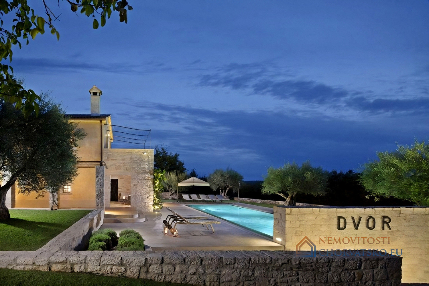 Prodej domu 309 m² s pozemkem 1 226 m² – pohled 3