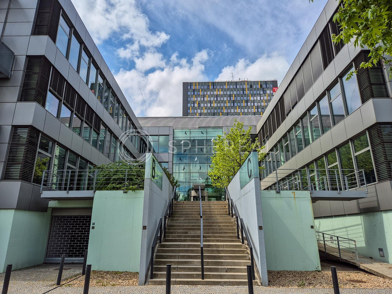 Pronájem kanceláře 571 m²