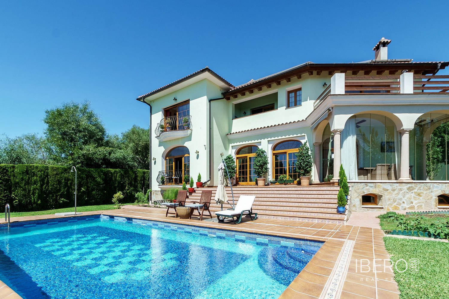 Prodej domu 598 m² s pozemkem 1 100 m² - Vista 4