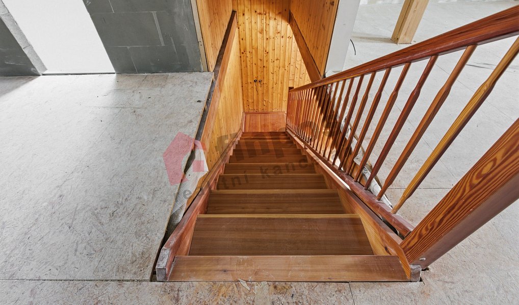 Prodej domu 159 m² s pozemkem 994 m², Šípy – náhled fotky 8