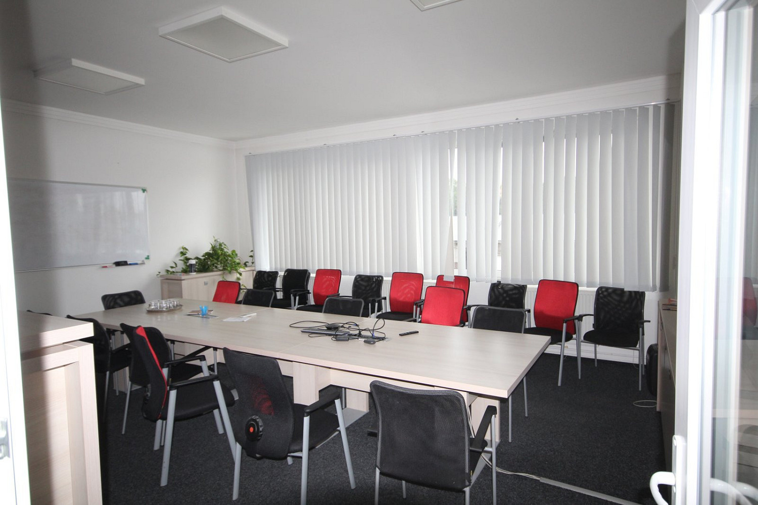 Pronájem obchodních prostor 152 m² – fotografie 3