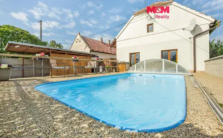 Prodej domu 204 m² s pozemkem 790 m², Klobuky - Kobylníky, okres Kladno