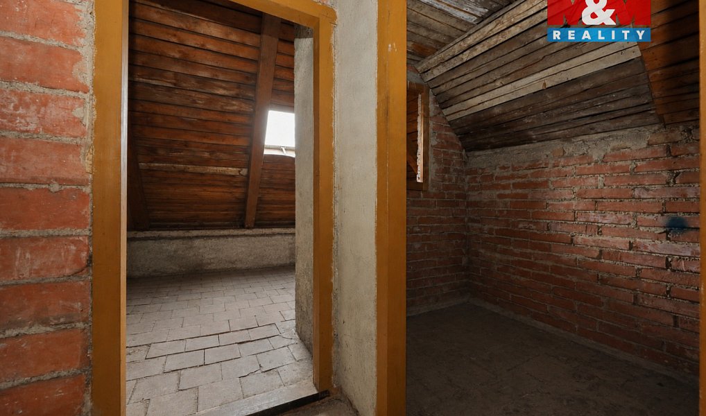 Prodej domu 330 m² s pozemkem 264 m², Černovice – náhled fotky 16