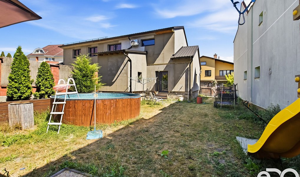 Prodej domu 213 m² s pozemkem 366 m², Dobrovice – náhled fotky 12