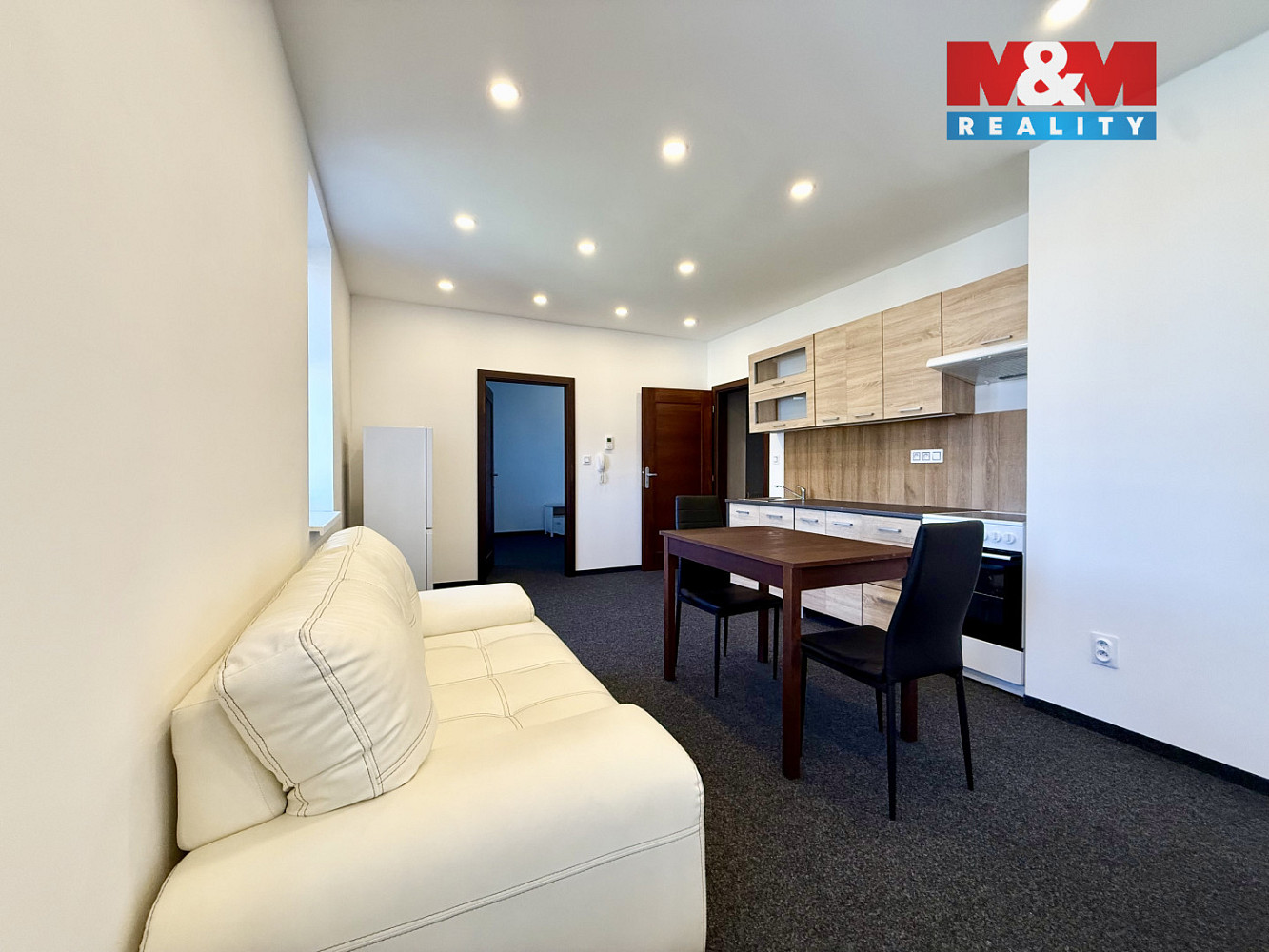 Pronájem bytu 1+1 55 m² — photo 2