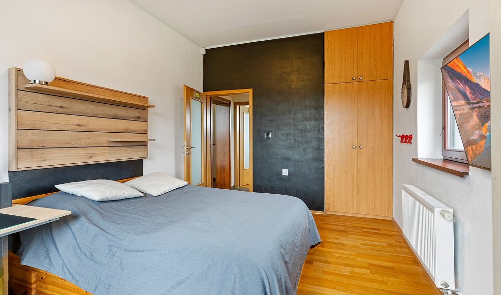 Prodej domu 246 m² s pozemkem 1 270 m², Beroun – náhled fotky 36